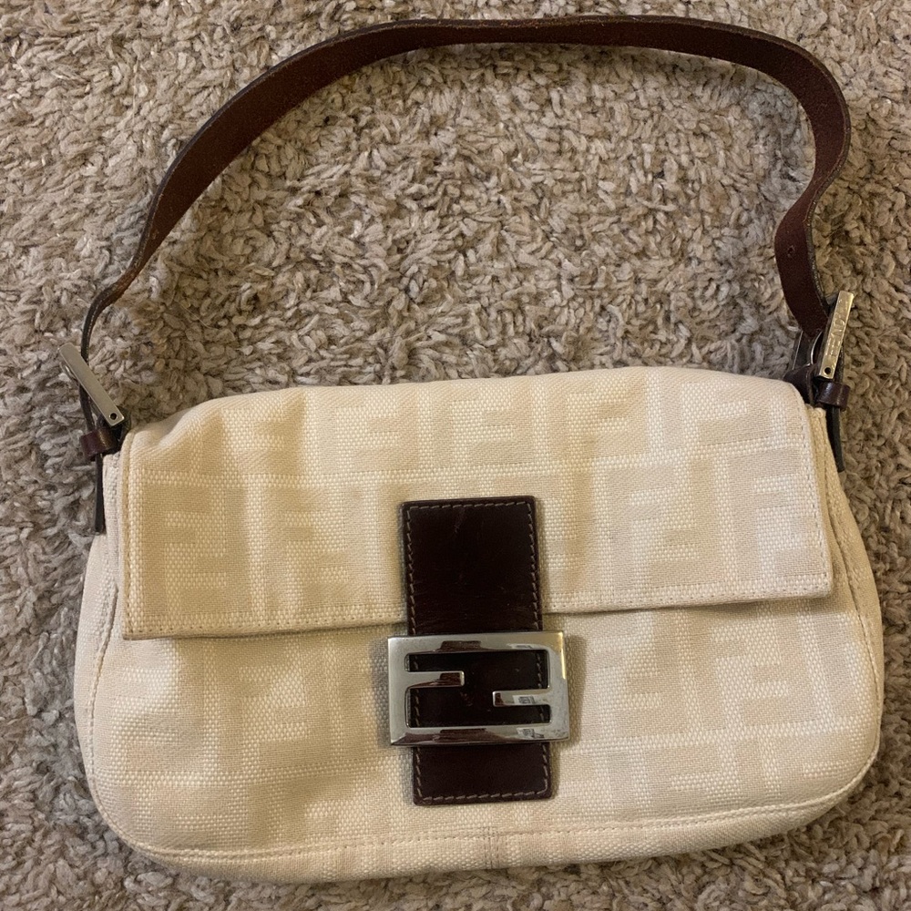 AUTHENTIC FENDI Cream/ Beige Baguette Vintage